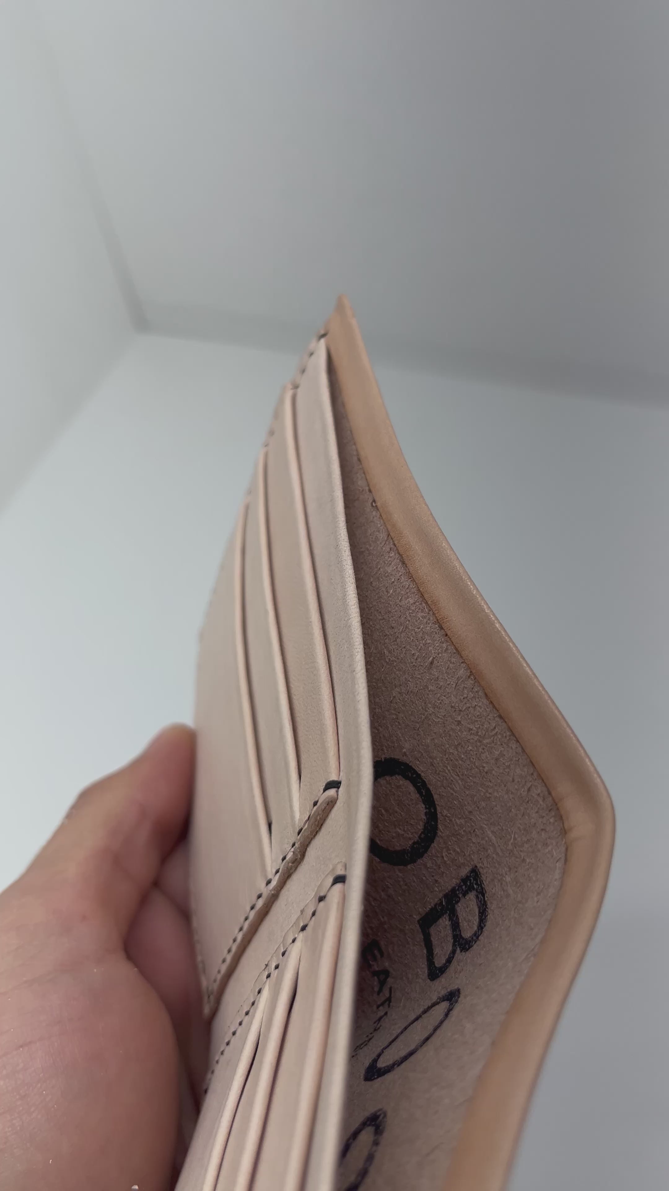 Explorer Bifold - Natural